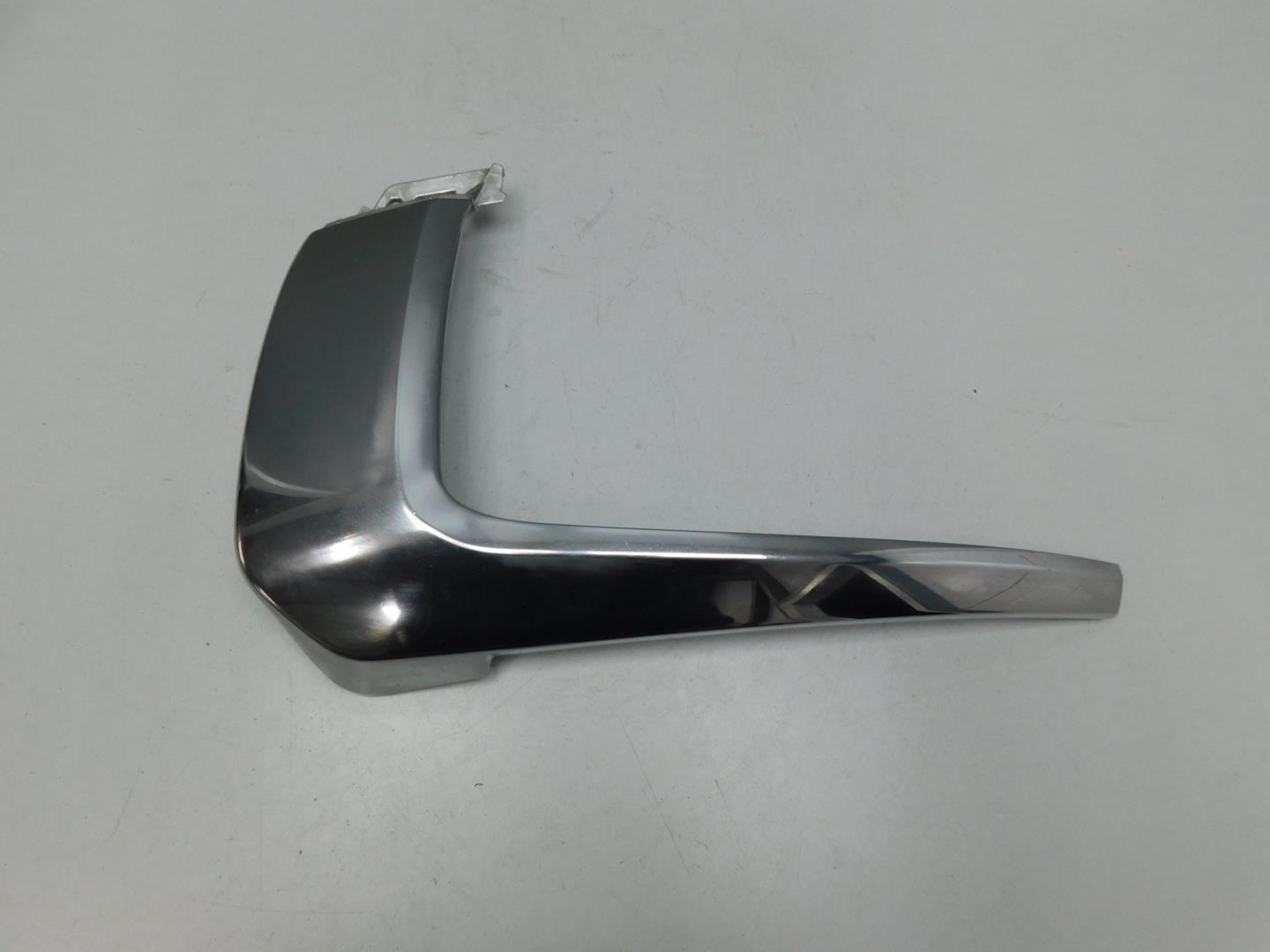 Накладка переднего бампера