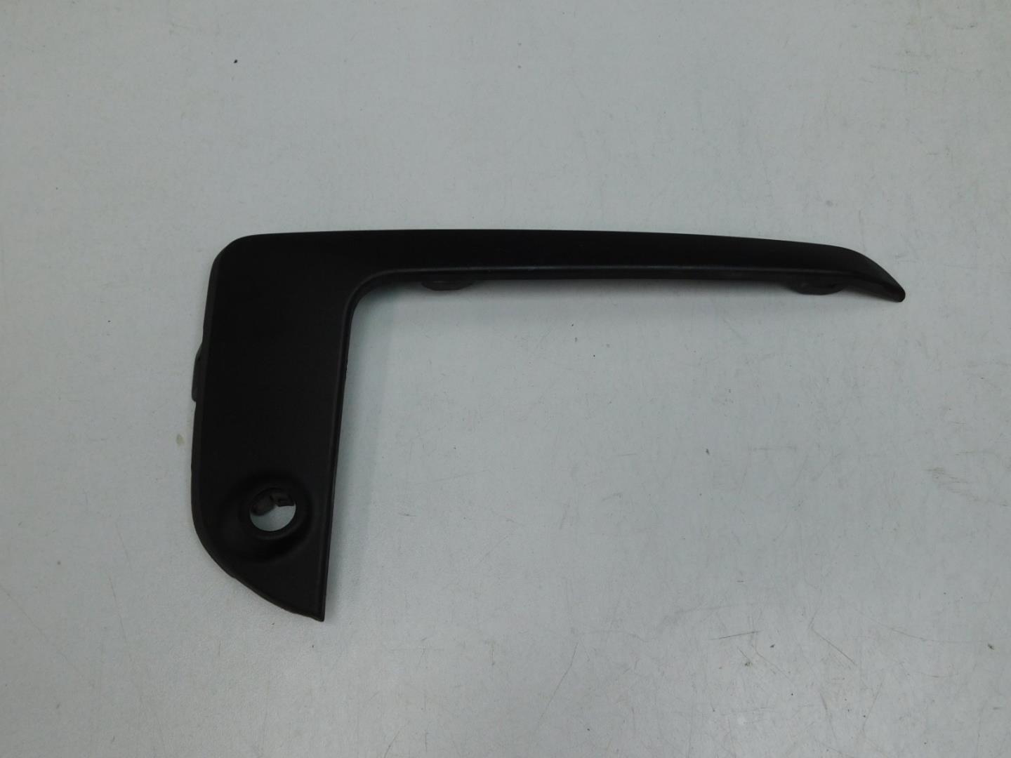 Накладка переднего бампера