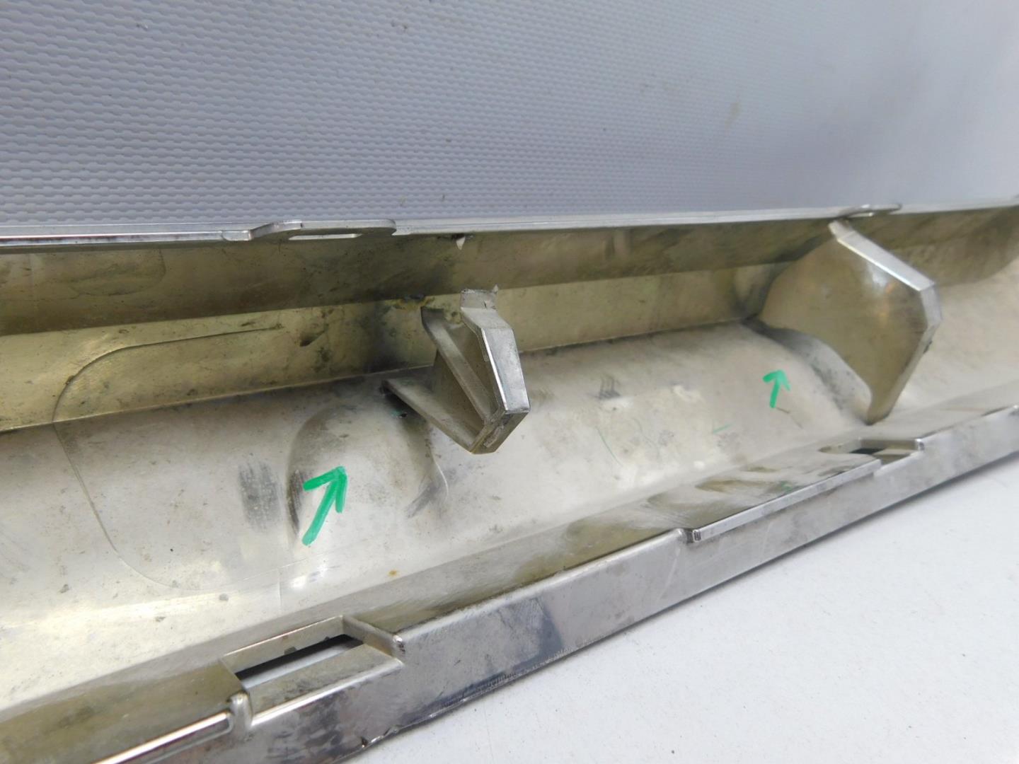 Накладка переднего бампера