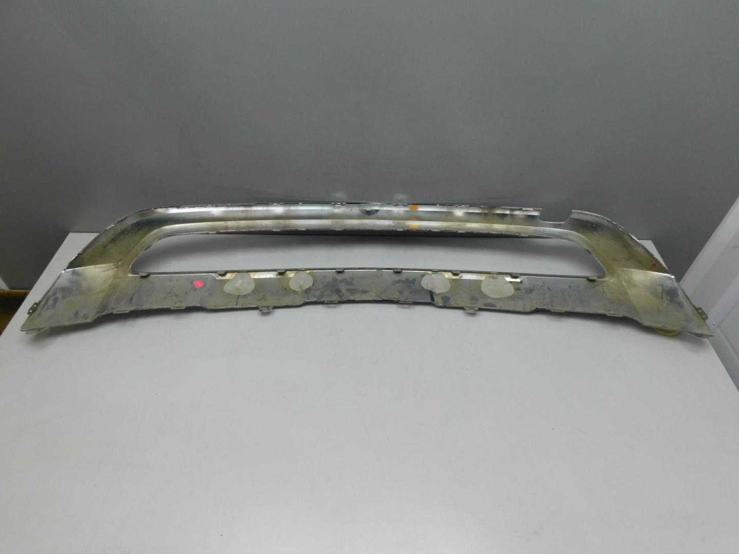 Накладка переднего бампера