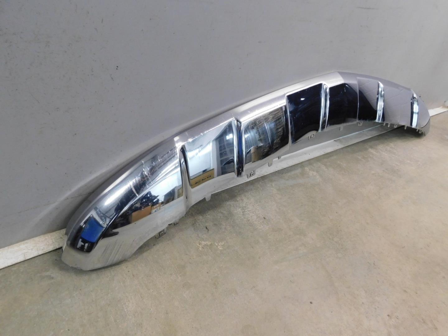 Накладка переднего бампера