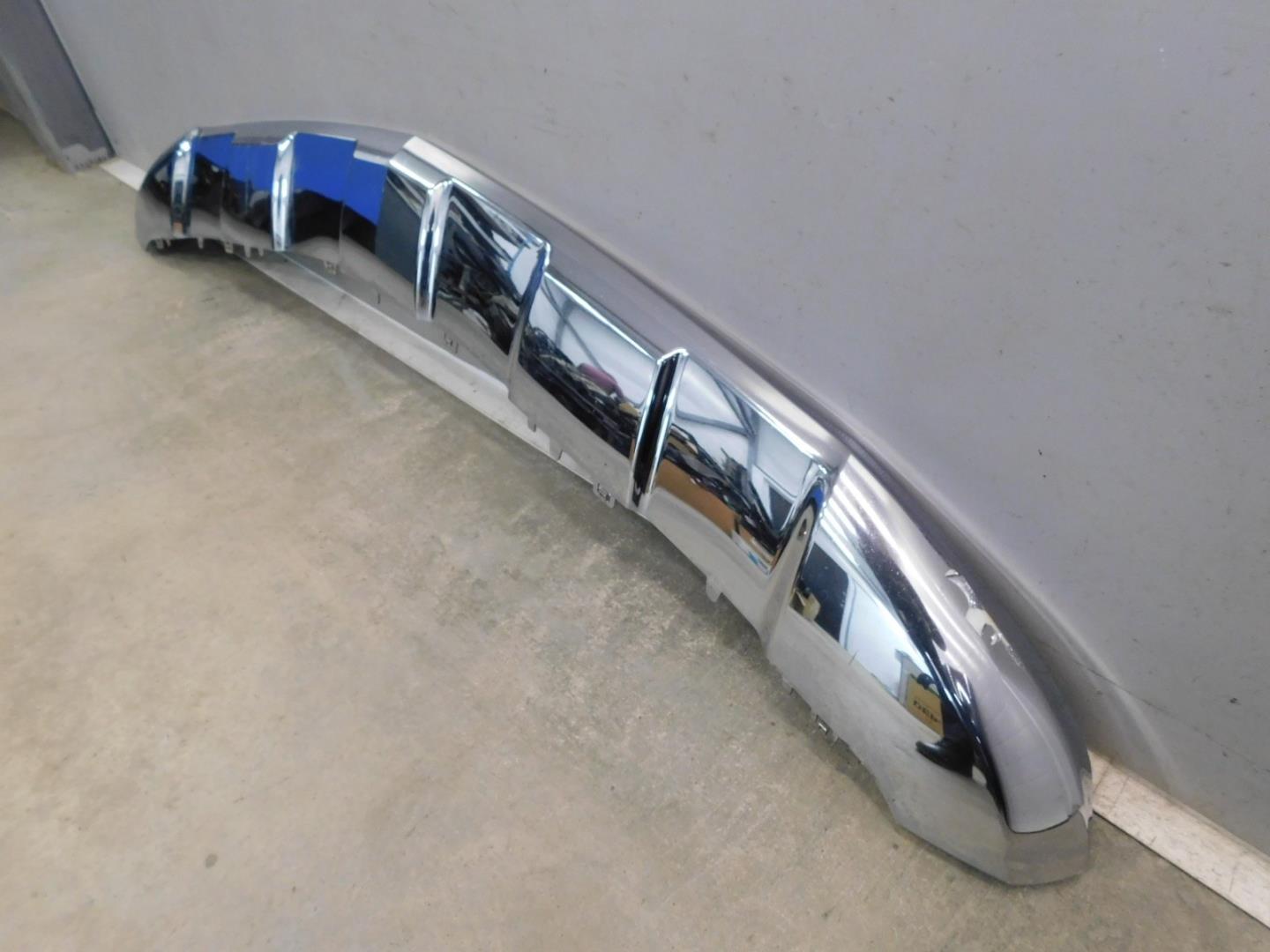 Накладка переднего бампера