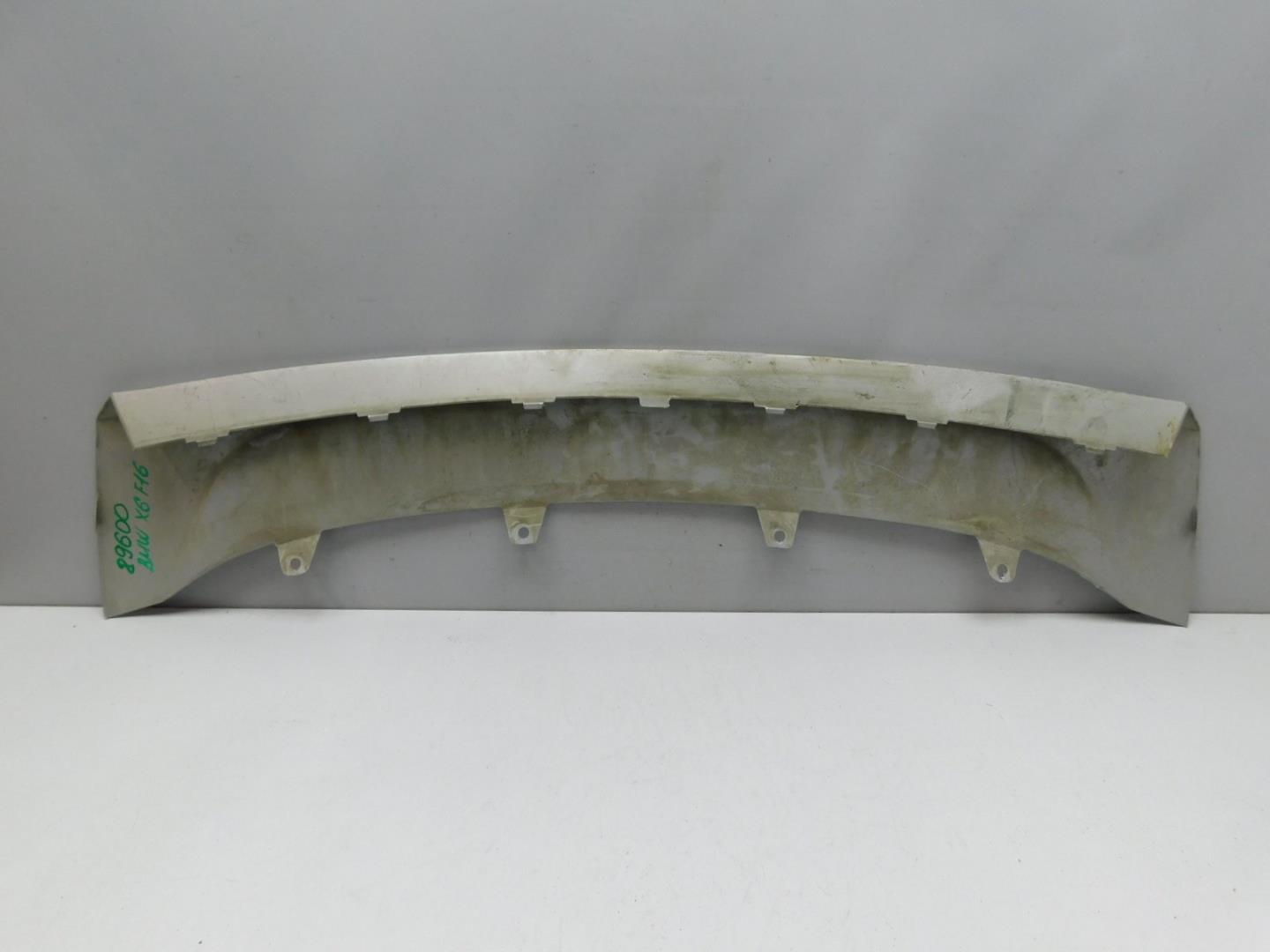 Накладка переднего бампера