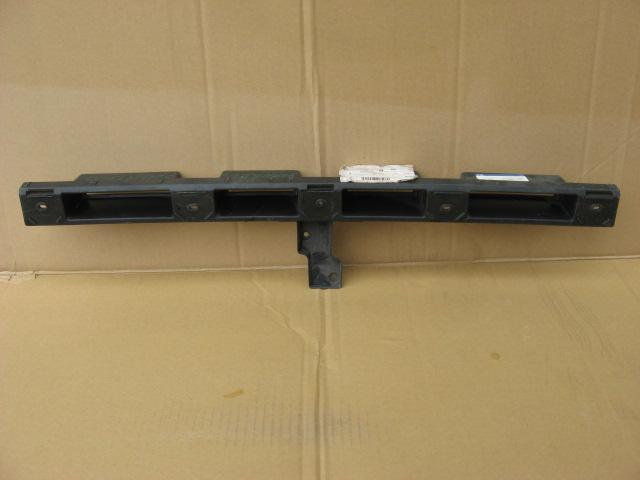 Направляющая заднего бампера