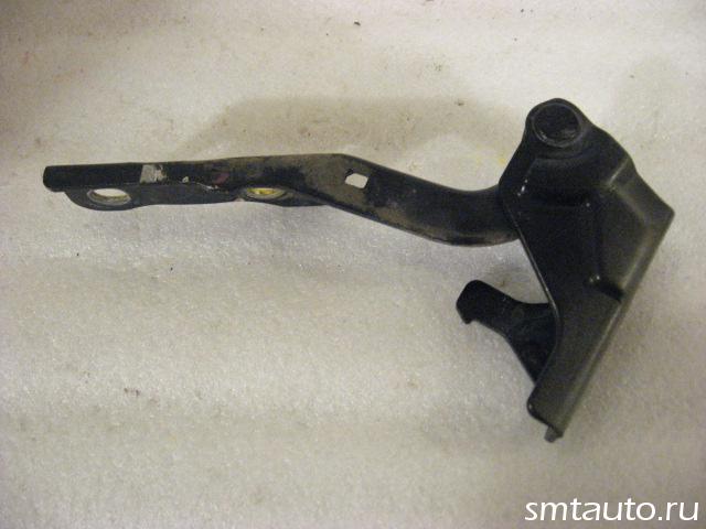 Петля капота левая