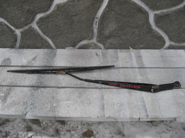 Поводок стеклоочистителя переднего