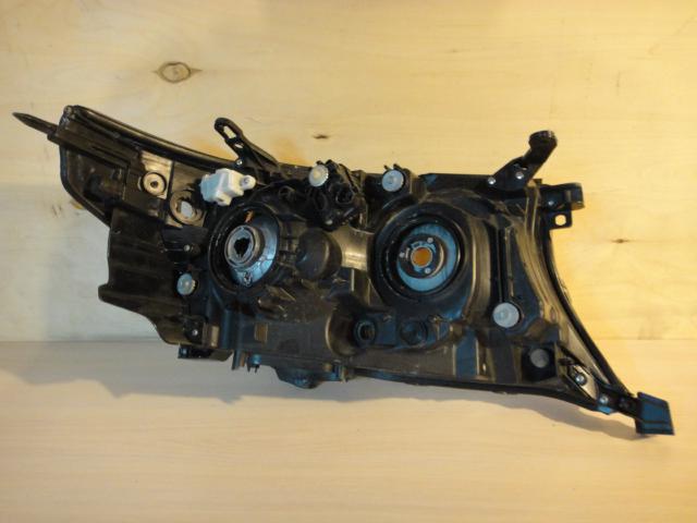 Фара левая для Land Cruiser (J200) 2007-2021