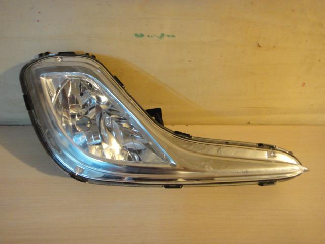 Фара противотуманная правая