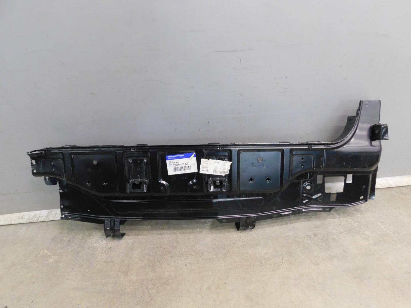 Панель задняя