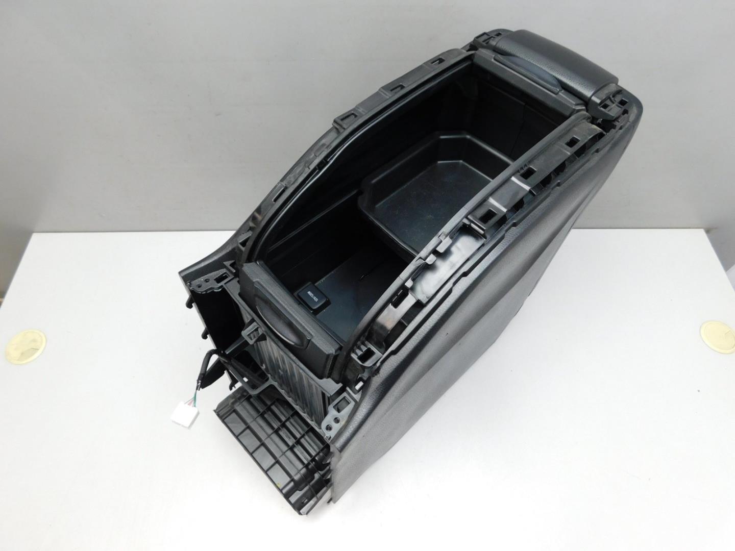 Подлокотник