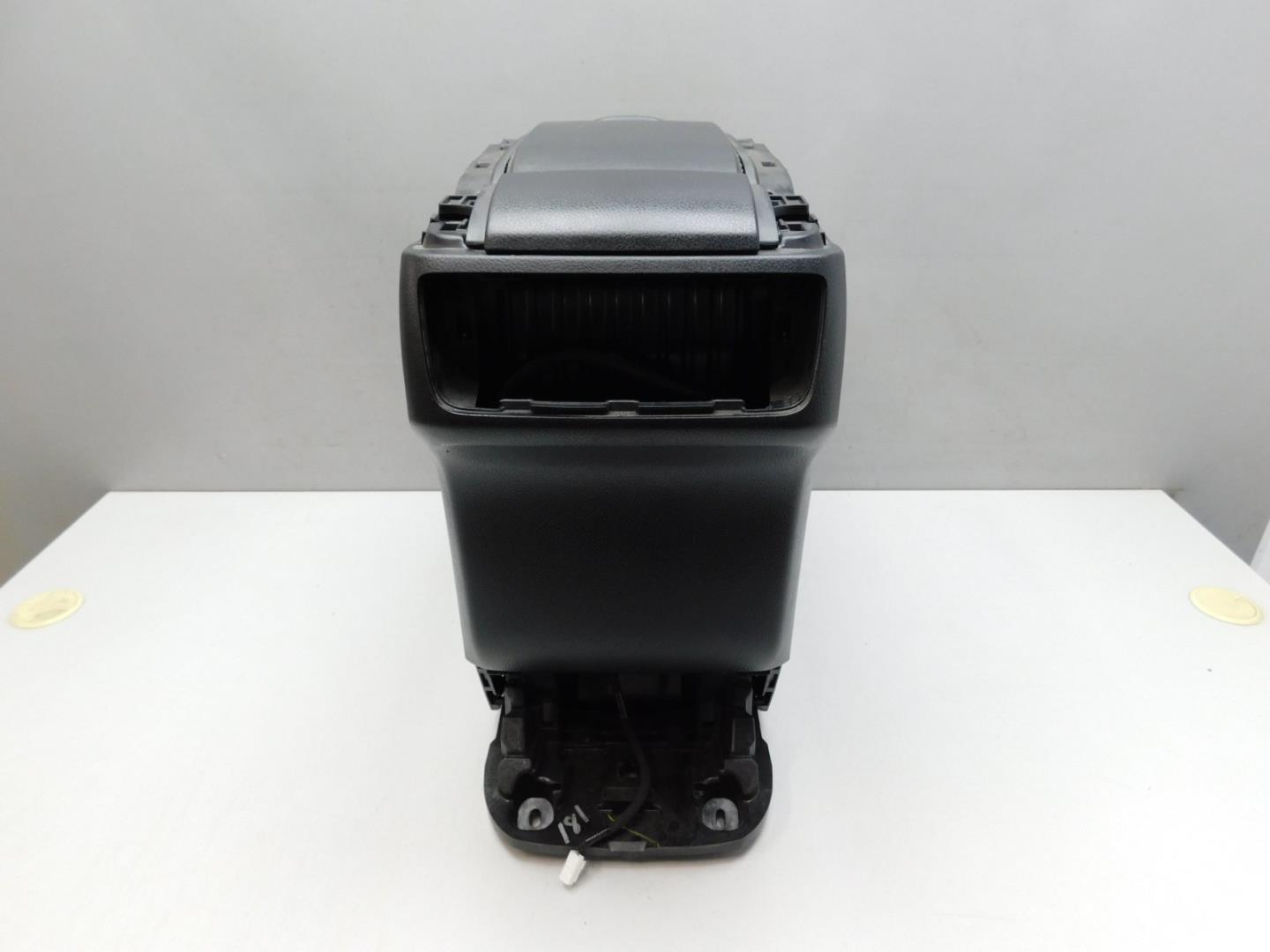 Подлокотник