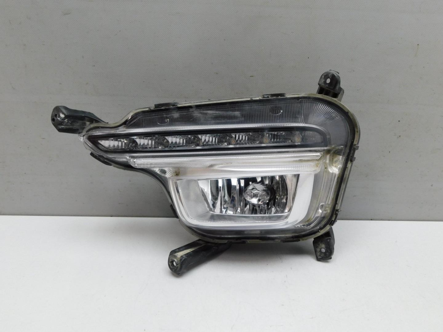 Фара противотуманная левая