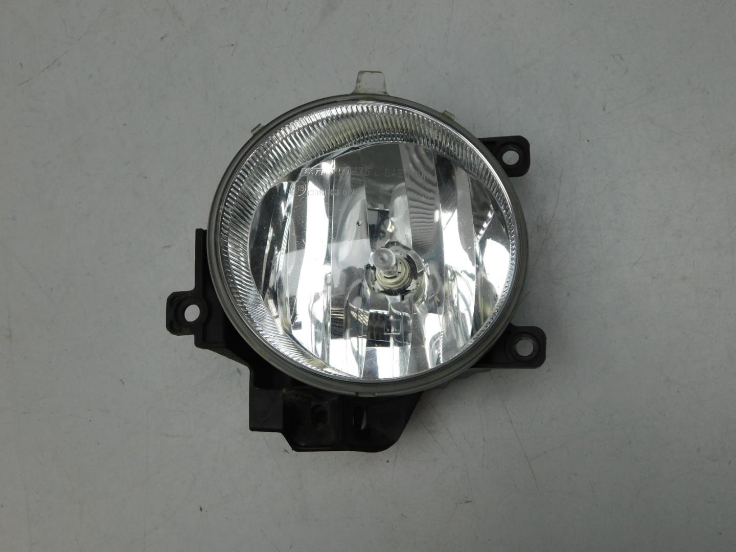 Фара противотуманная левая