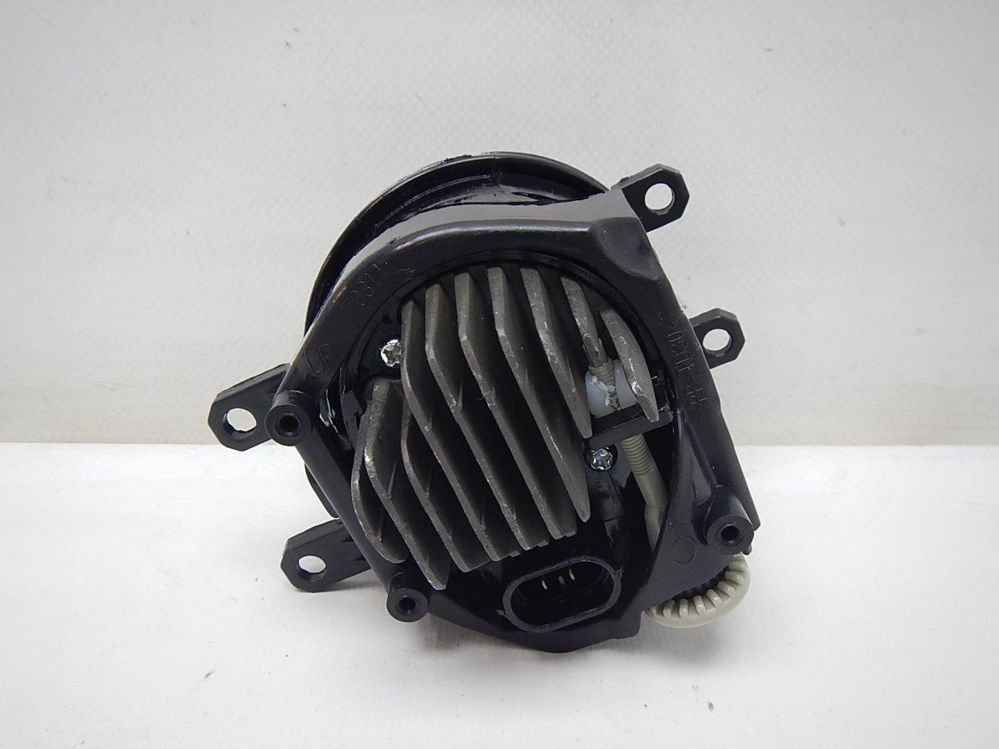 Фара противотуманная левая