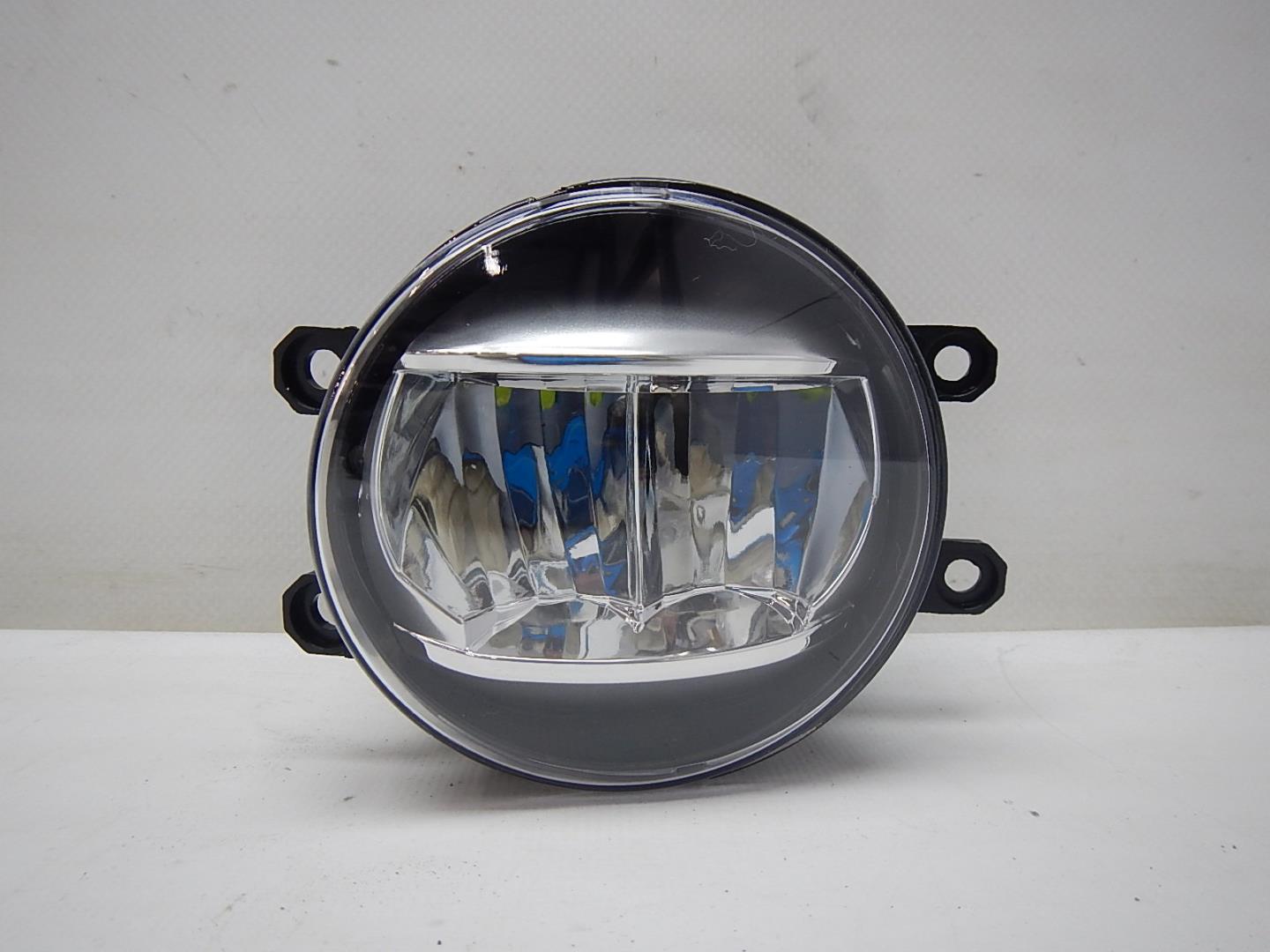 Фара противотуманная левая