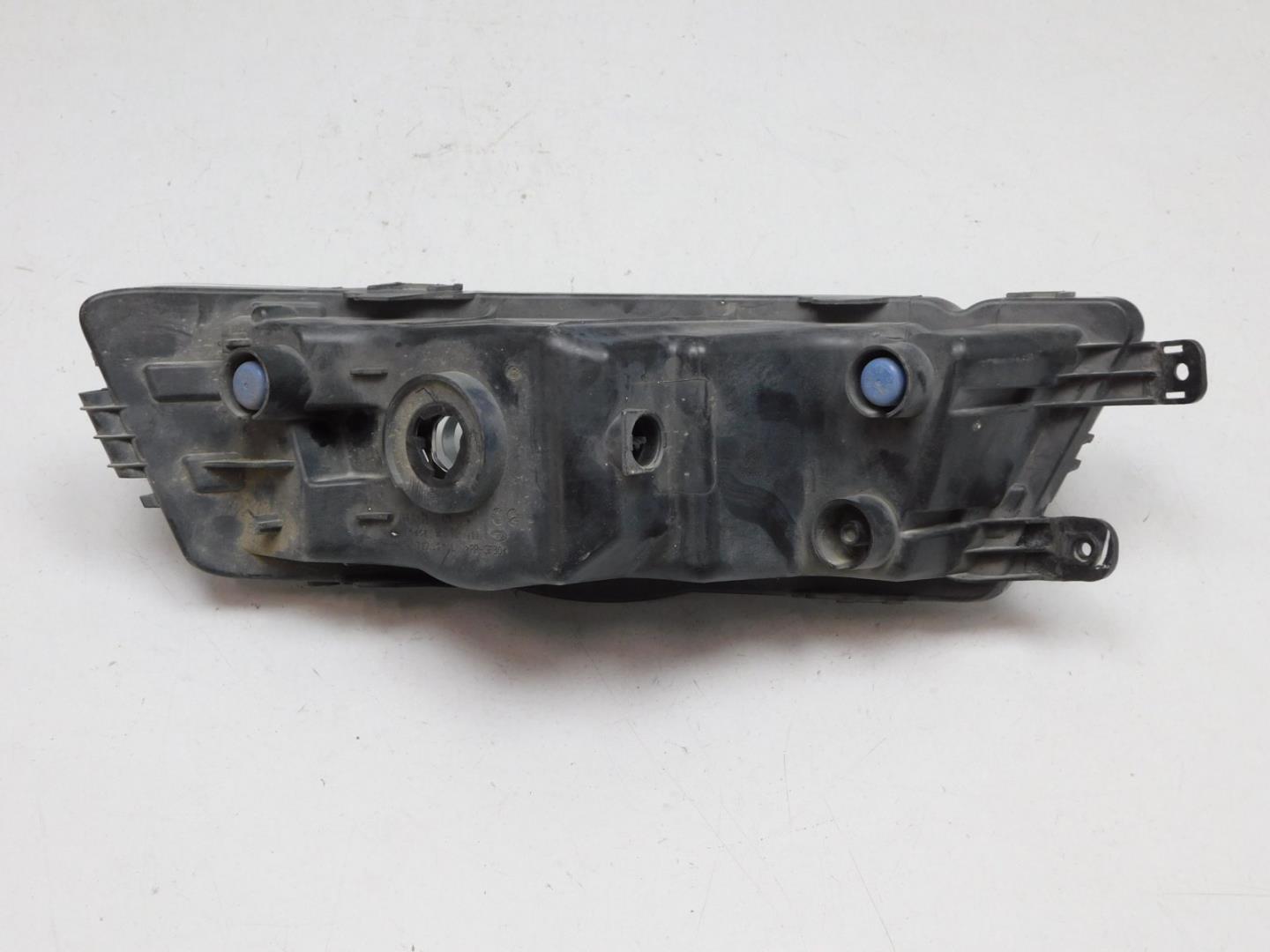 Фара противотуманная левая