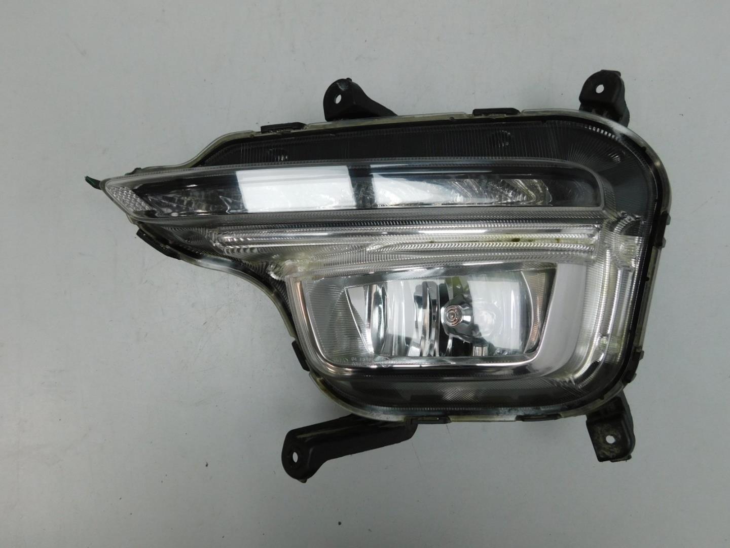 Фара противотуманная левая