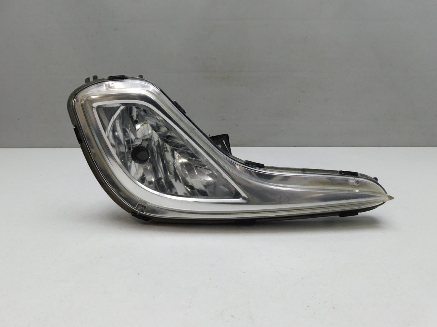 Фара противотуманная правая