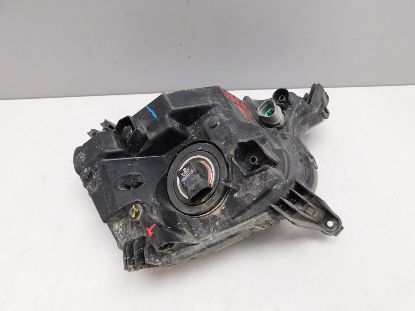 Фара противотуманная левая