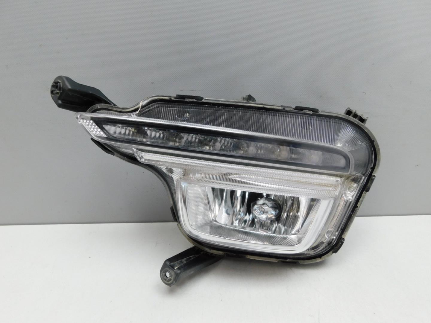 Фара противотуманная левая