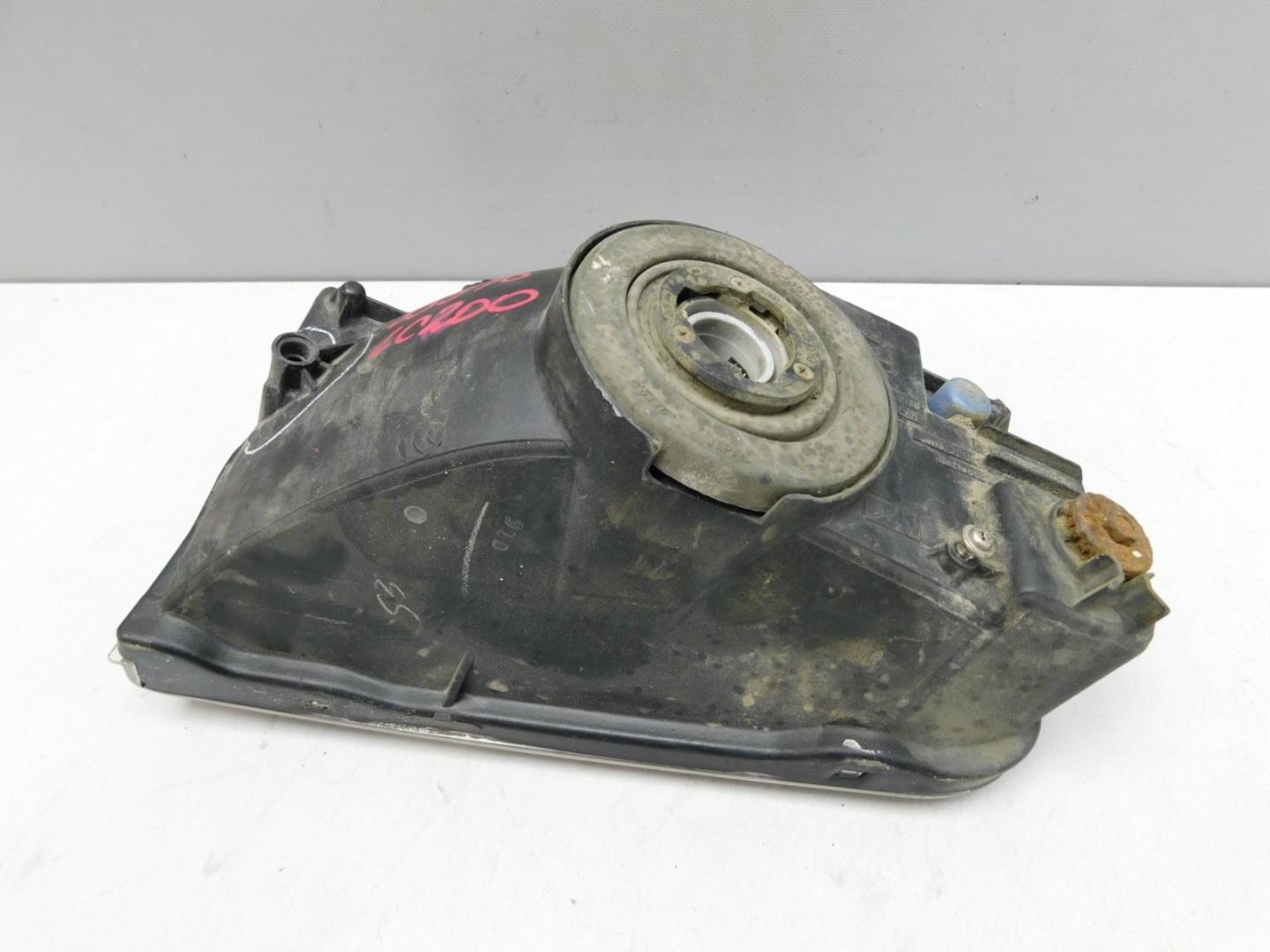 Фара противотуманная правая