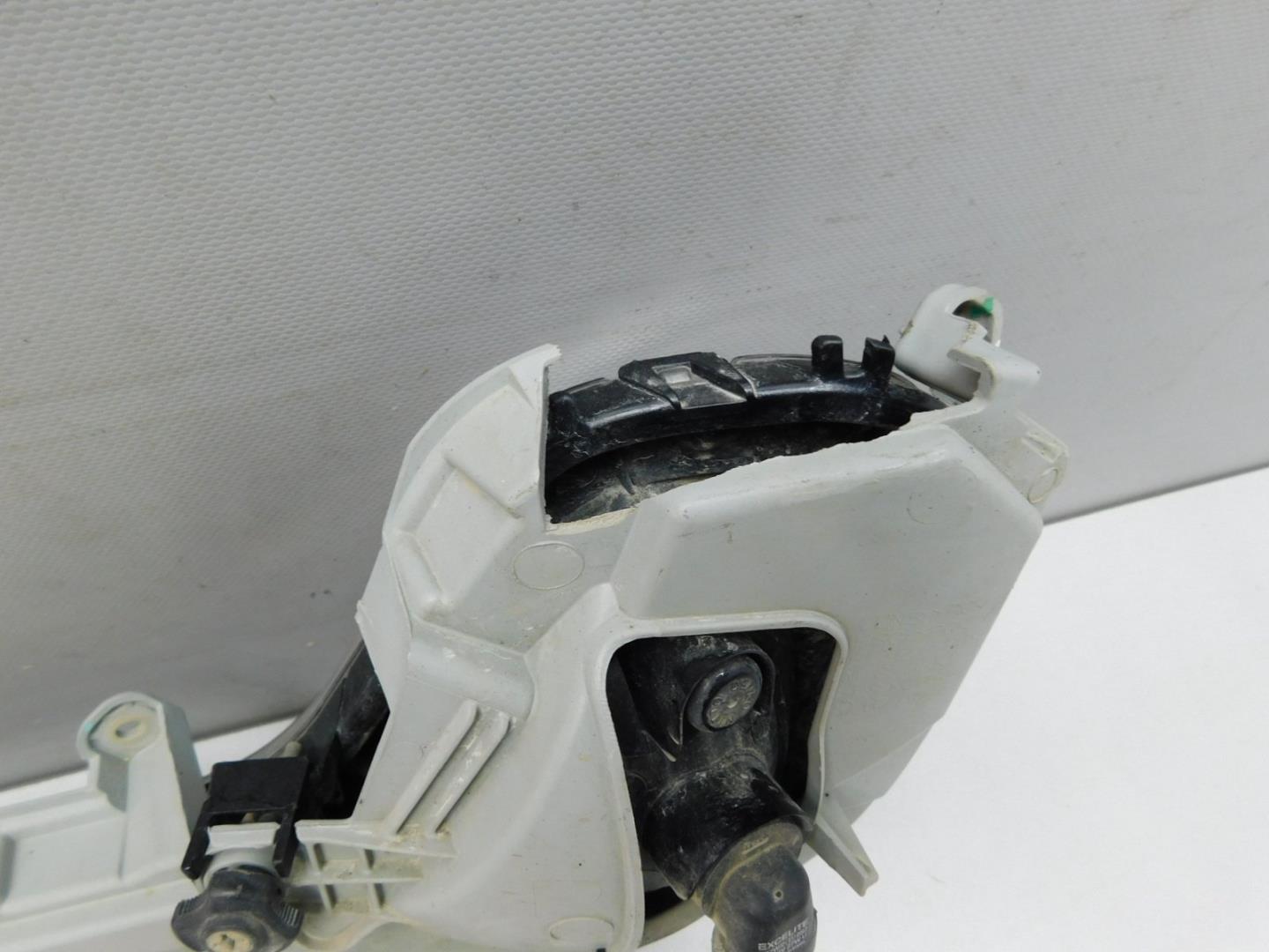 Фара противотуманная правая