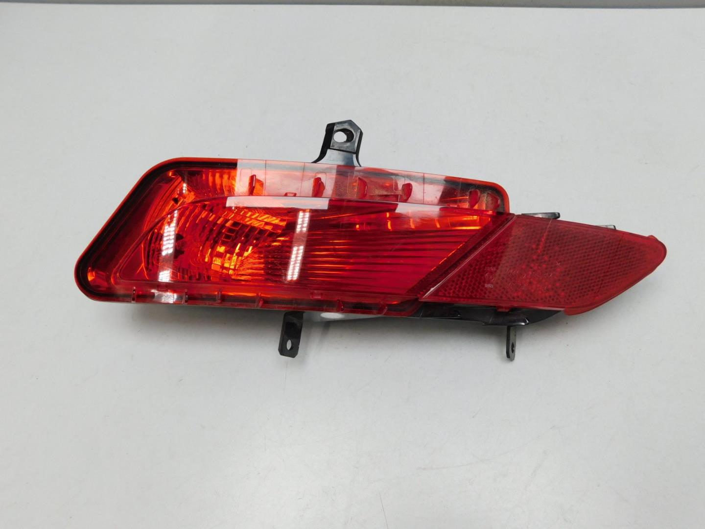 Фонарь задний в бампер левый