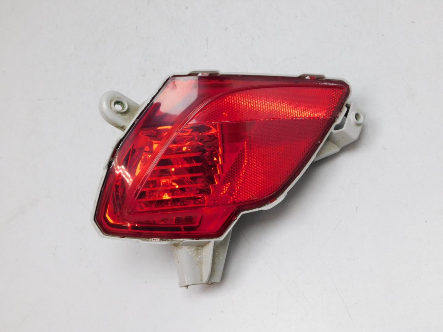 Фонарь задний в бампер левый
