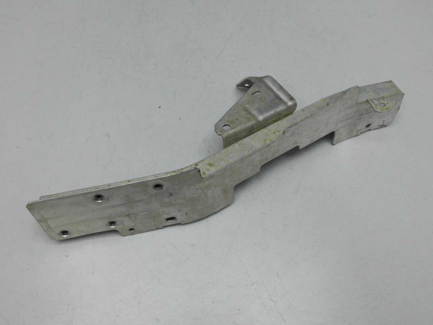 Крепеж фары