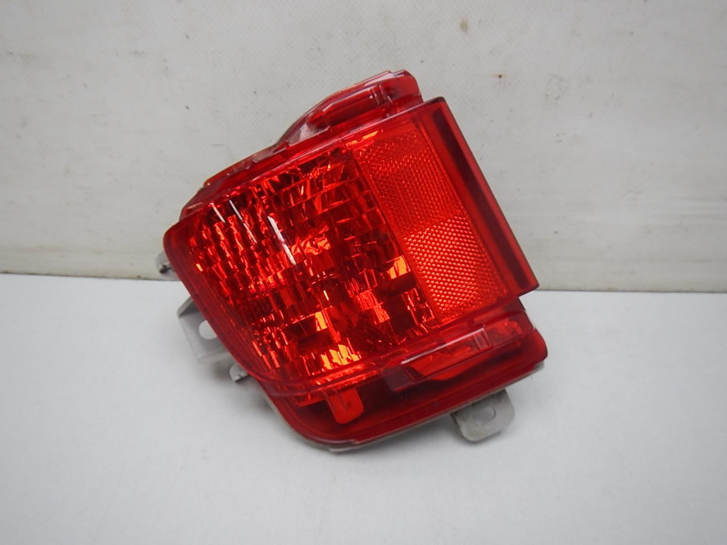 Фонарь задний в бампер левый для Land Cruiser (J200) 2007-2021