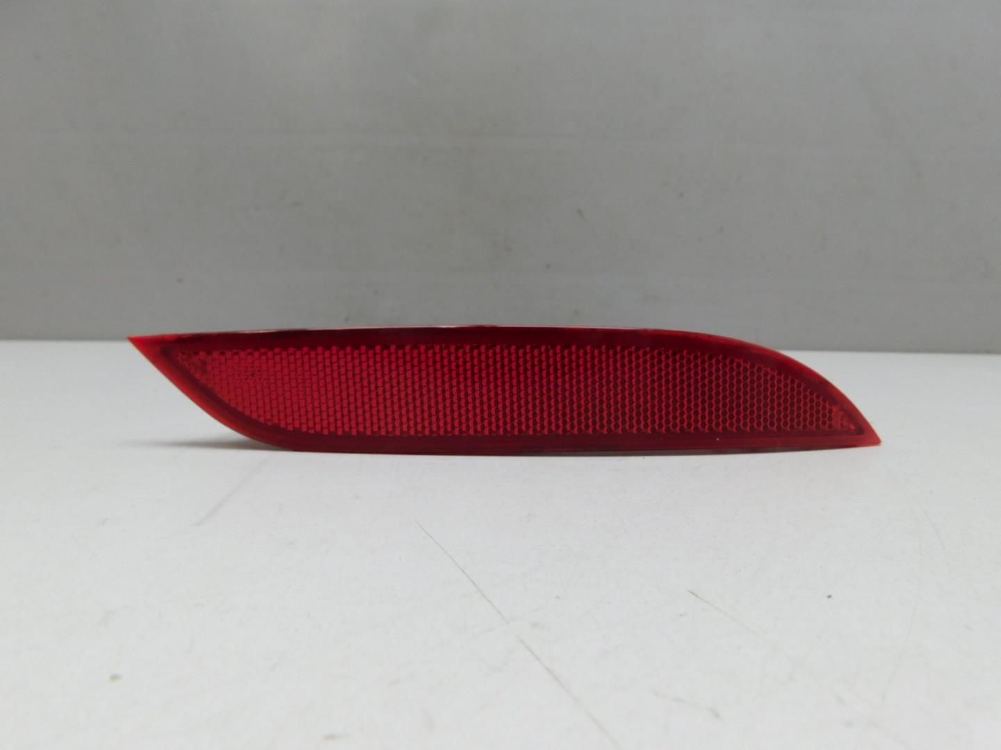 Фонарь задний в бампер правый