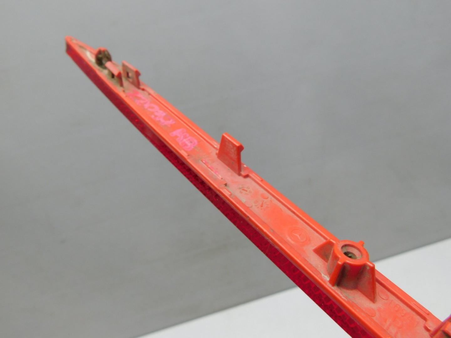 Фонарь задний в бампер правый