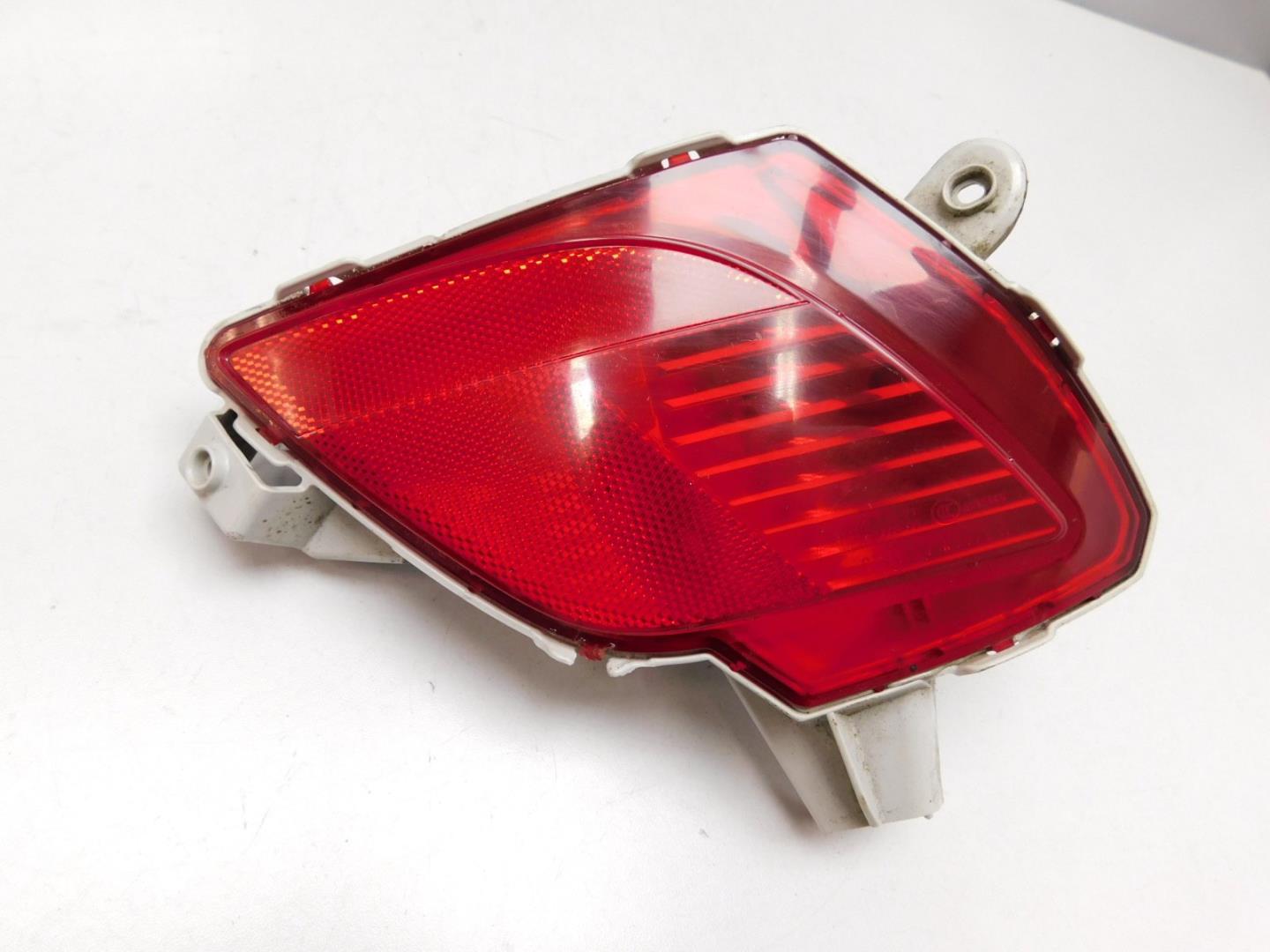 Фонарь задний в бампер правый