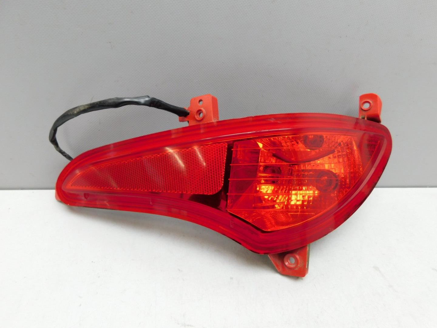Фонарь задний в бампер правый