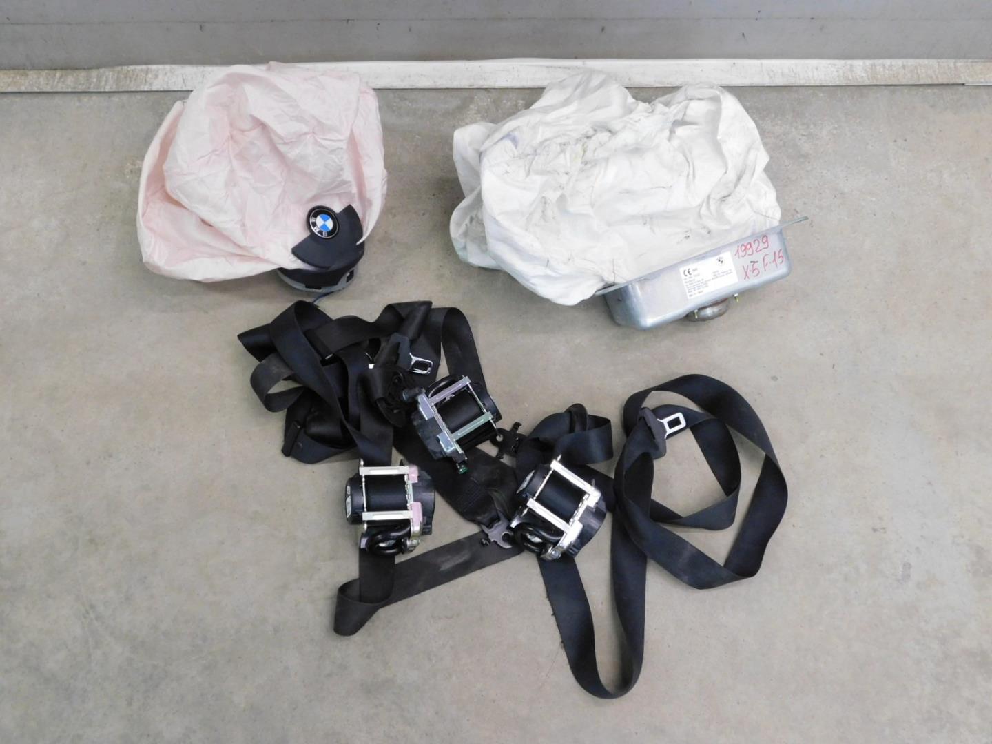 Подушка безопасности нижняя (для колен)