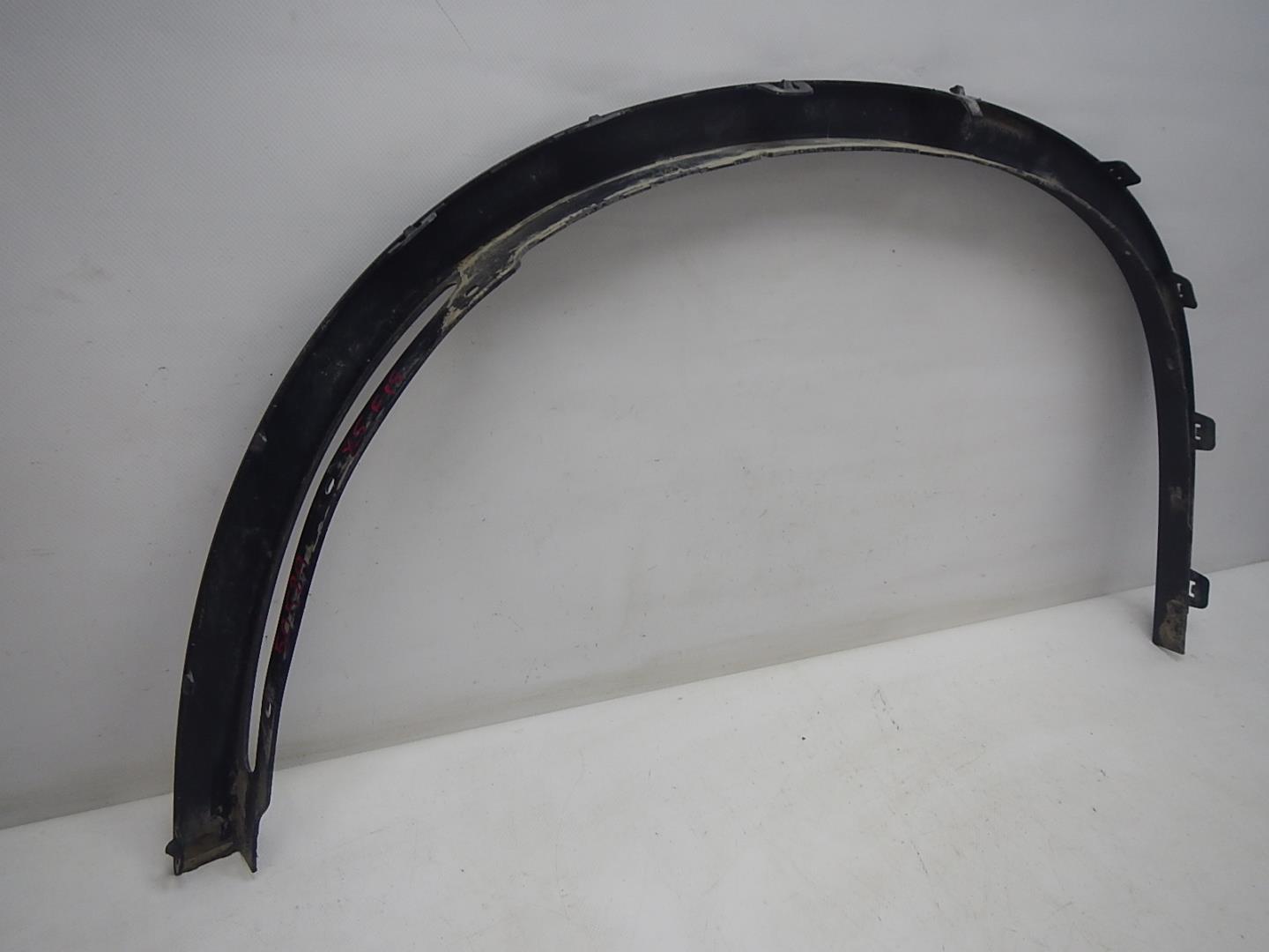 Накладка переднего крыла правого