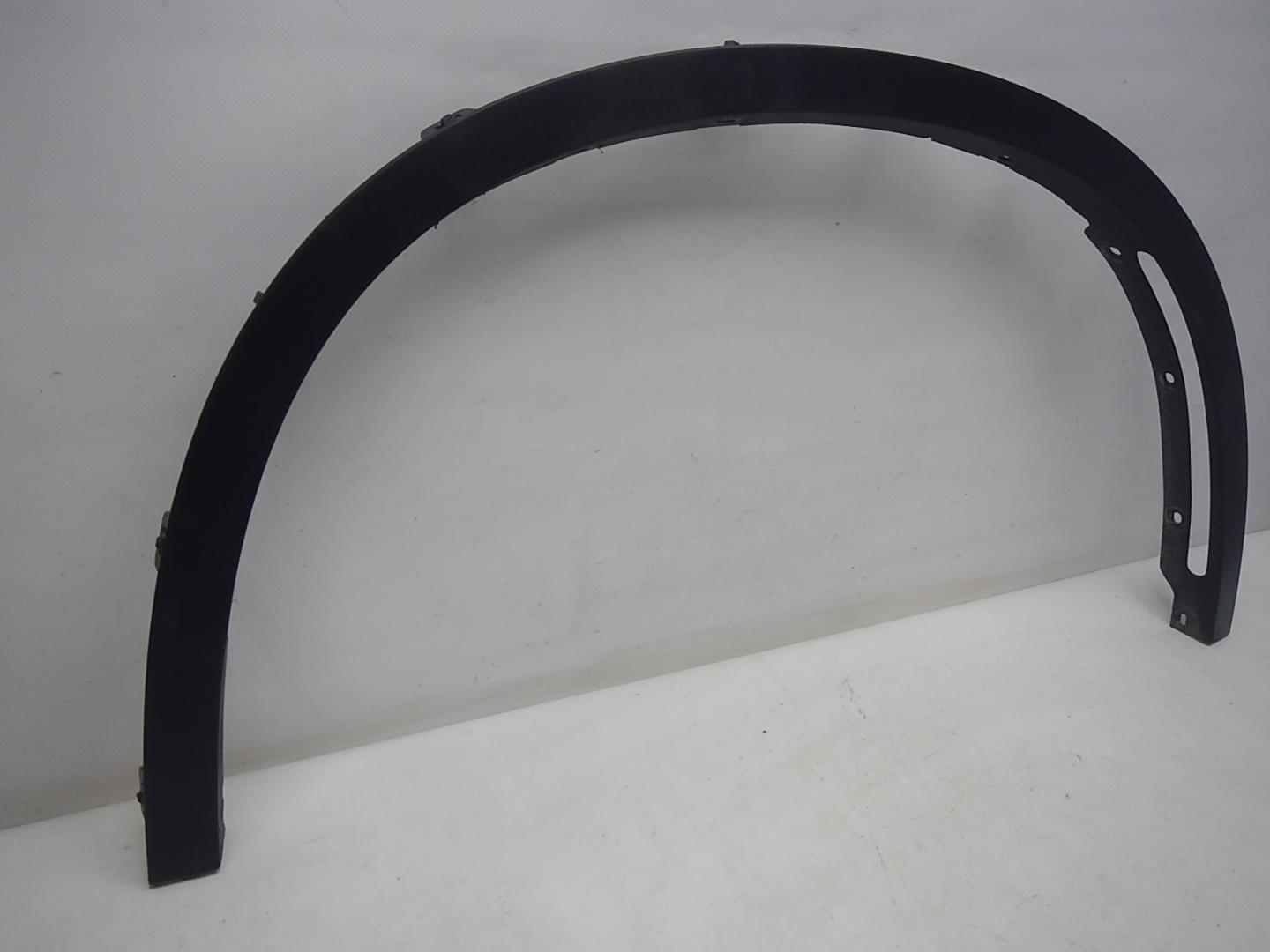 Накладка переднего крыла правого