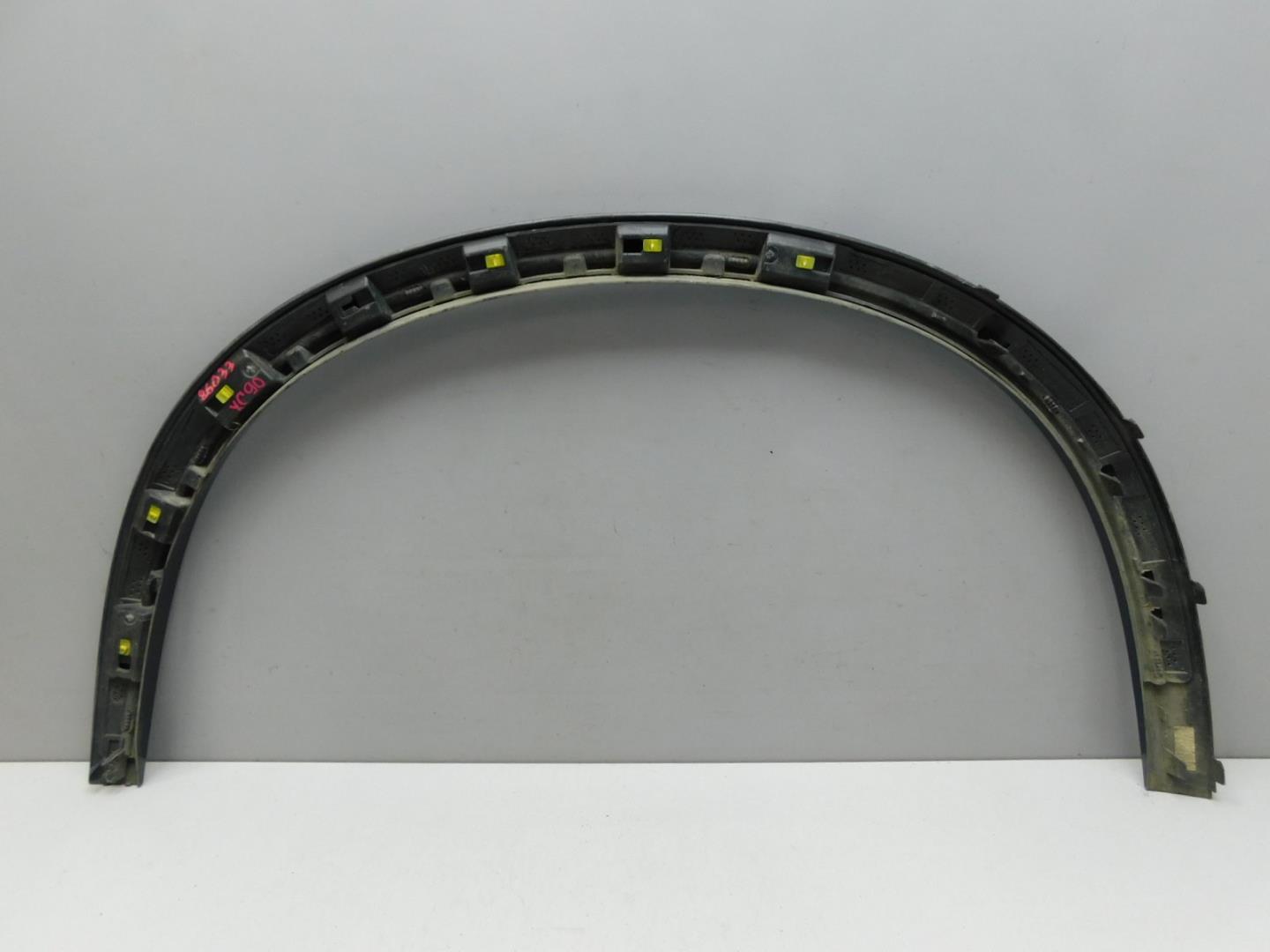 Накладка переднего крыла левого