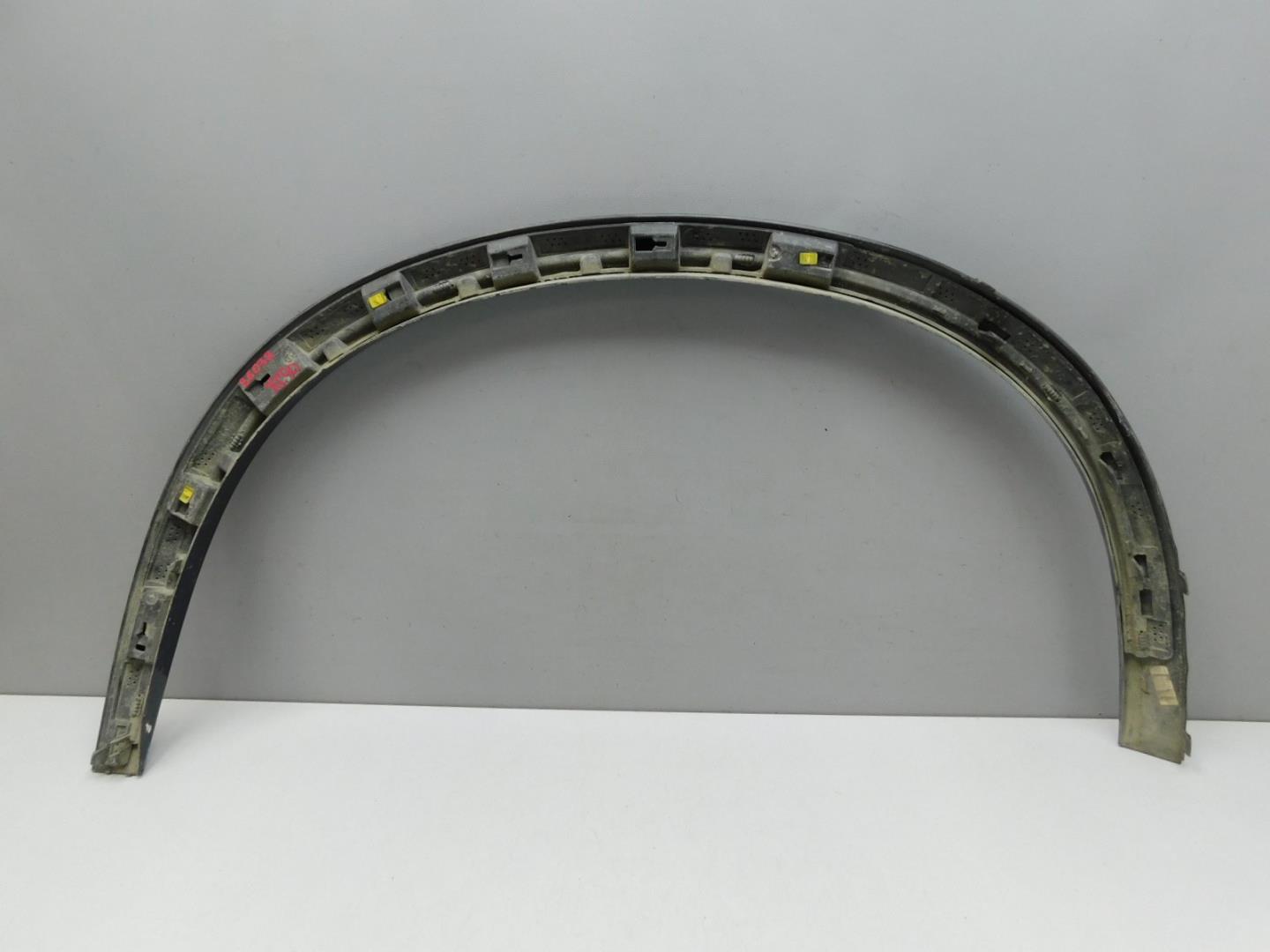 Накладка переднего крыла левого