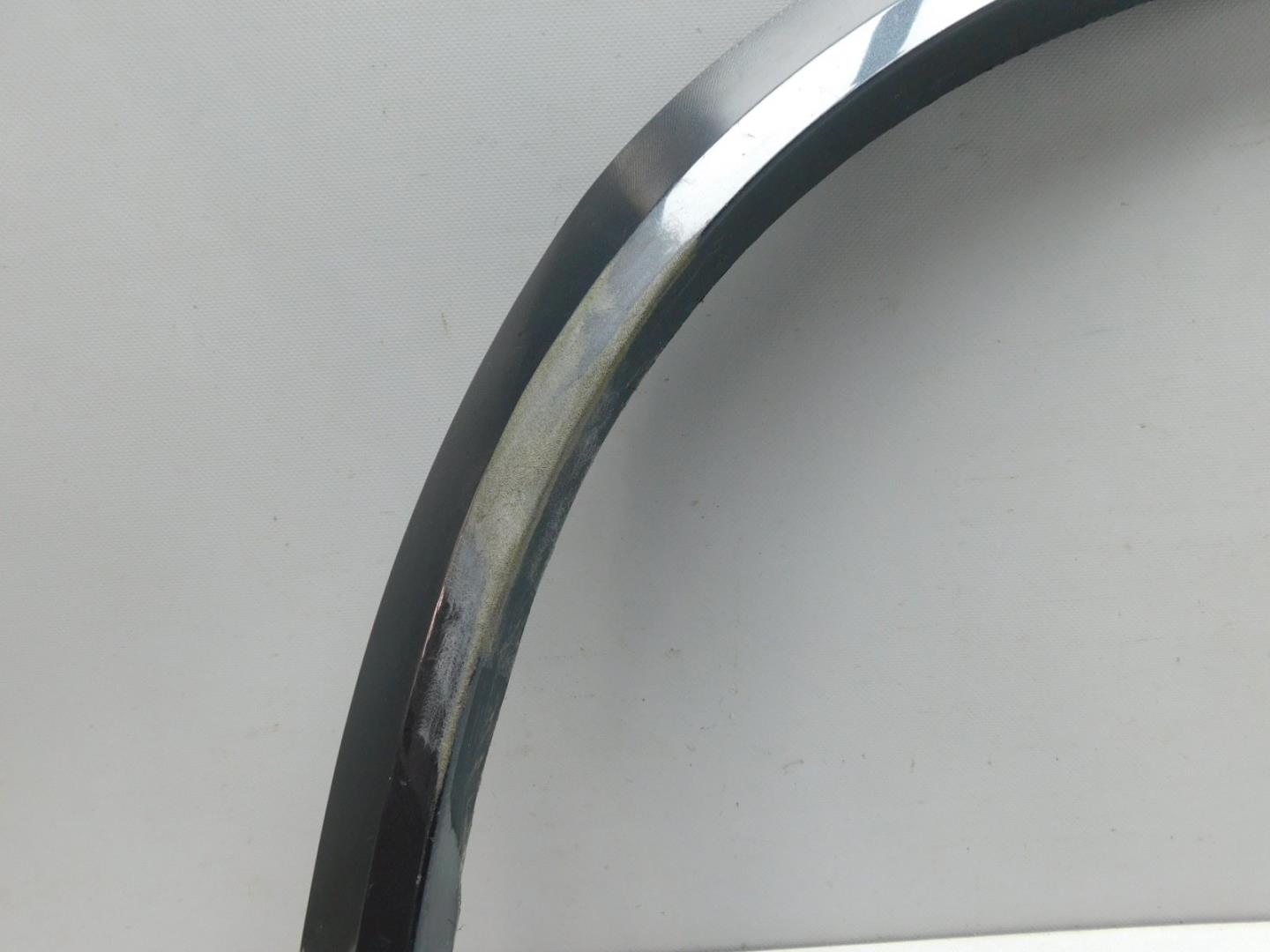 Накладка переднего крыла левого