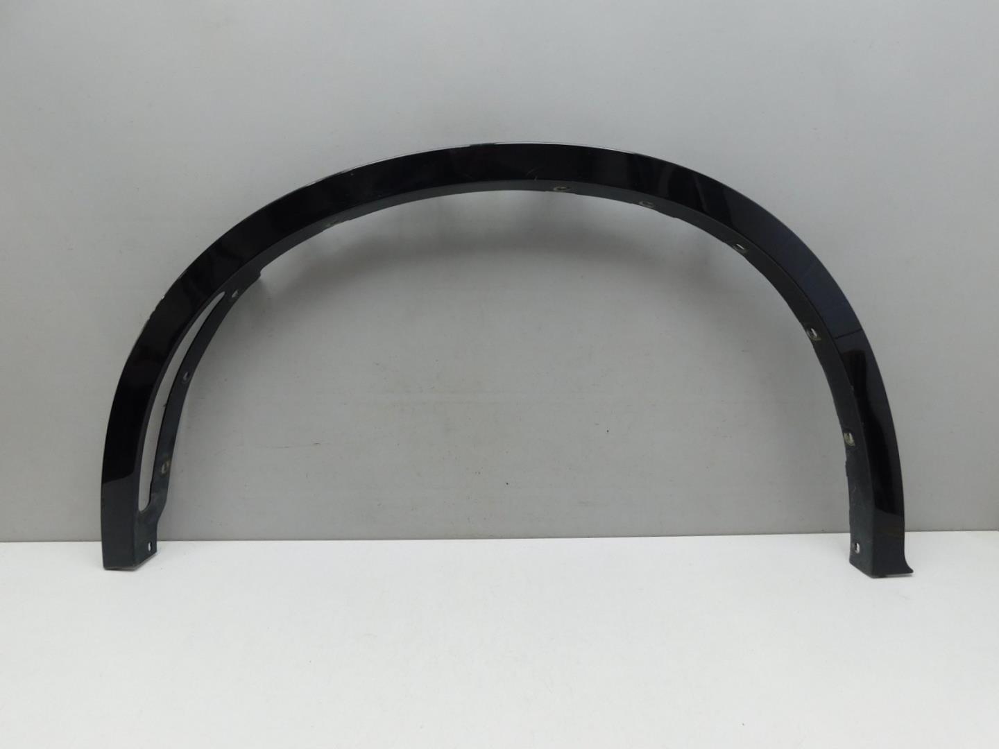 Накладка крыла переднего левого