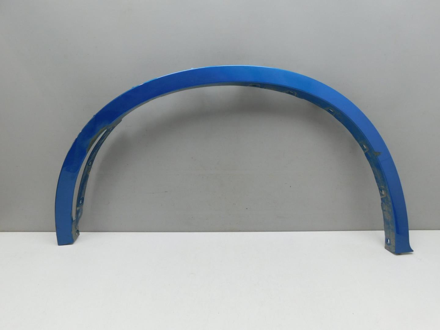 Накладка крыла переднего левого