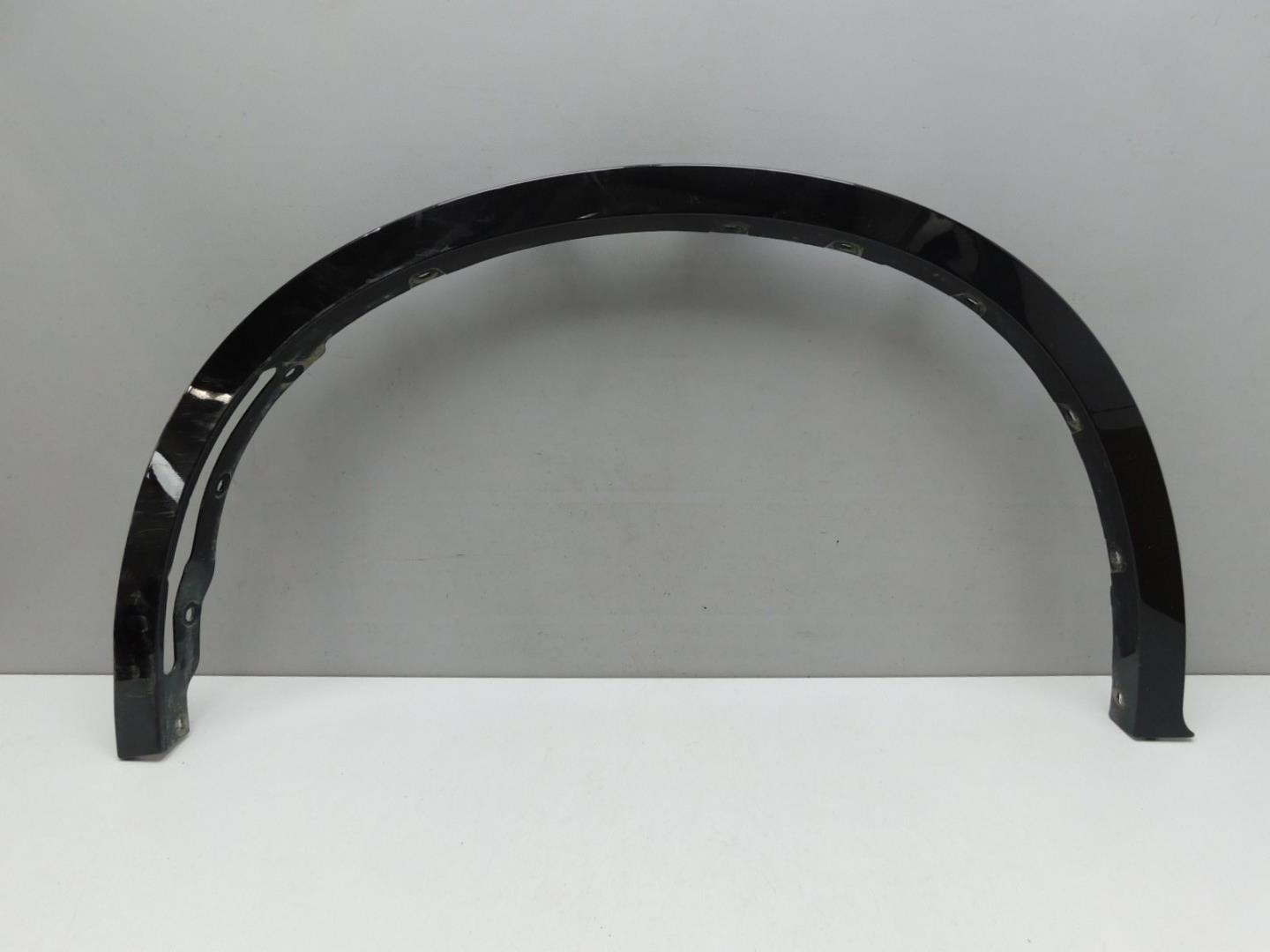 Накладка крыла переднего левого