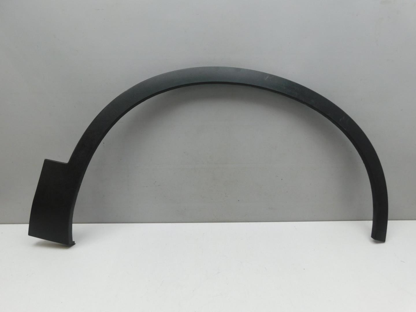 Накладка переднего крыла правого