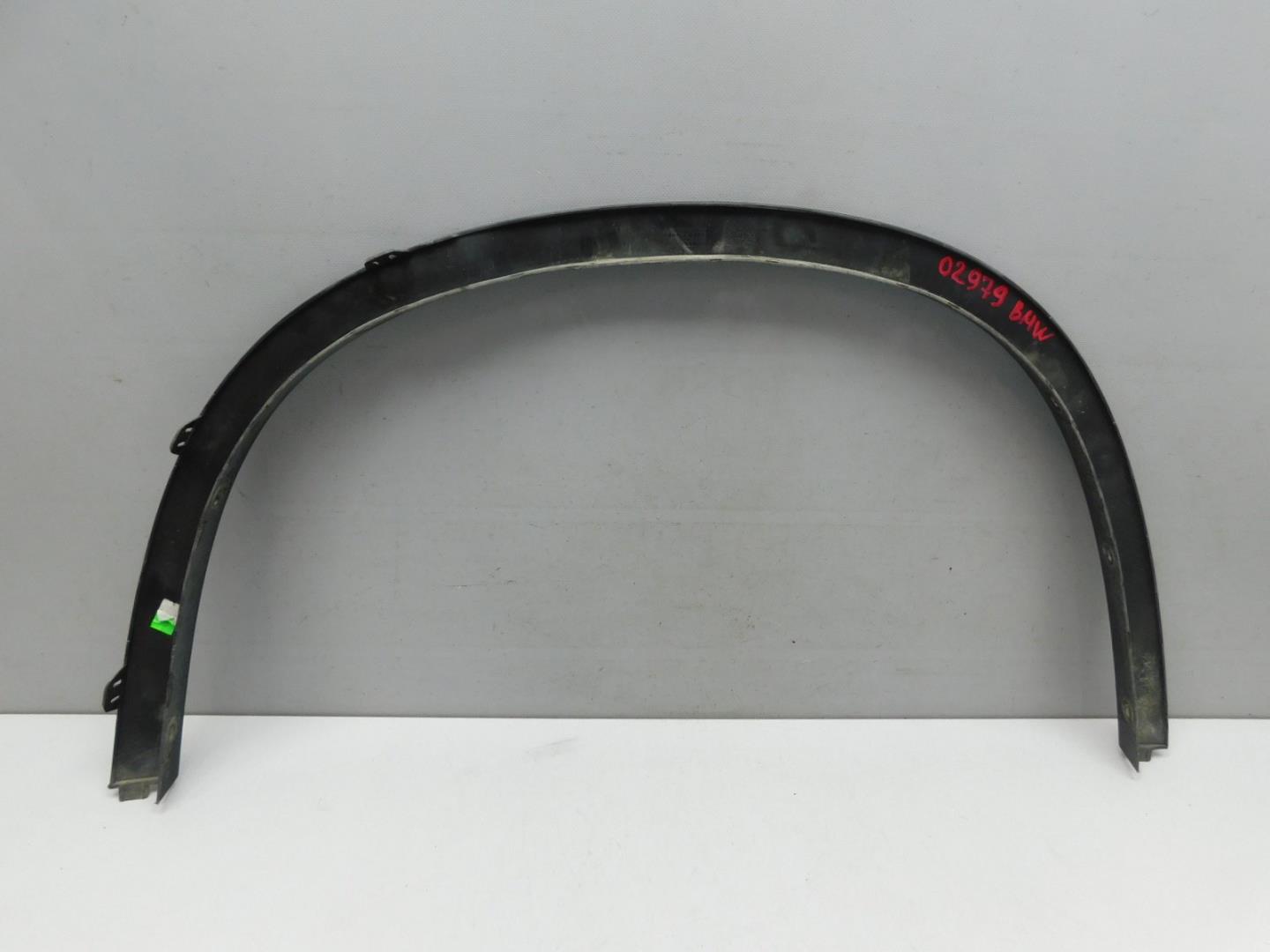 Накладка переднего крыла правого