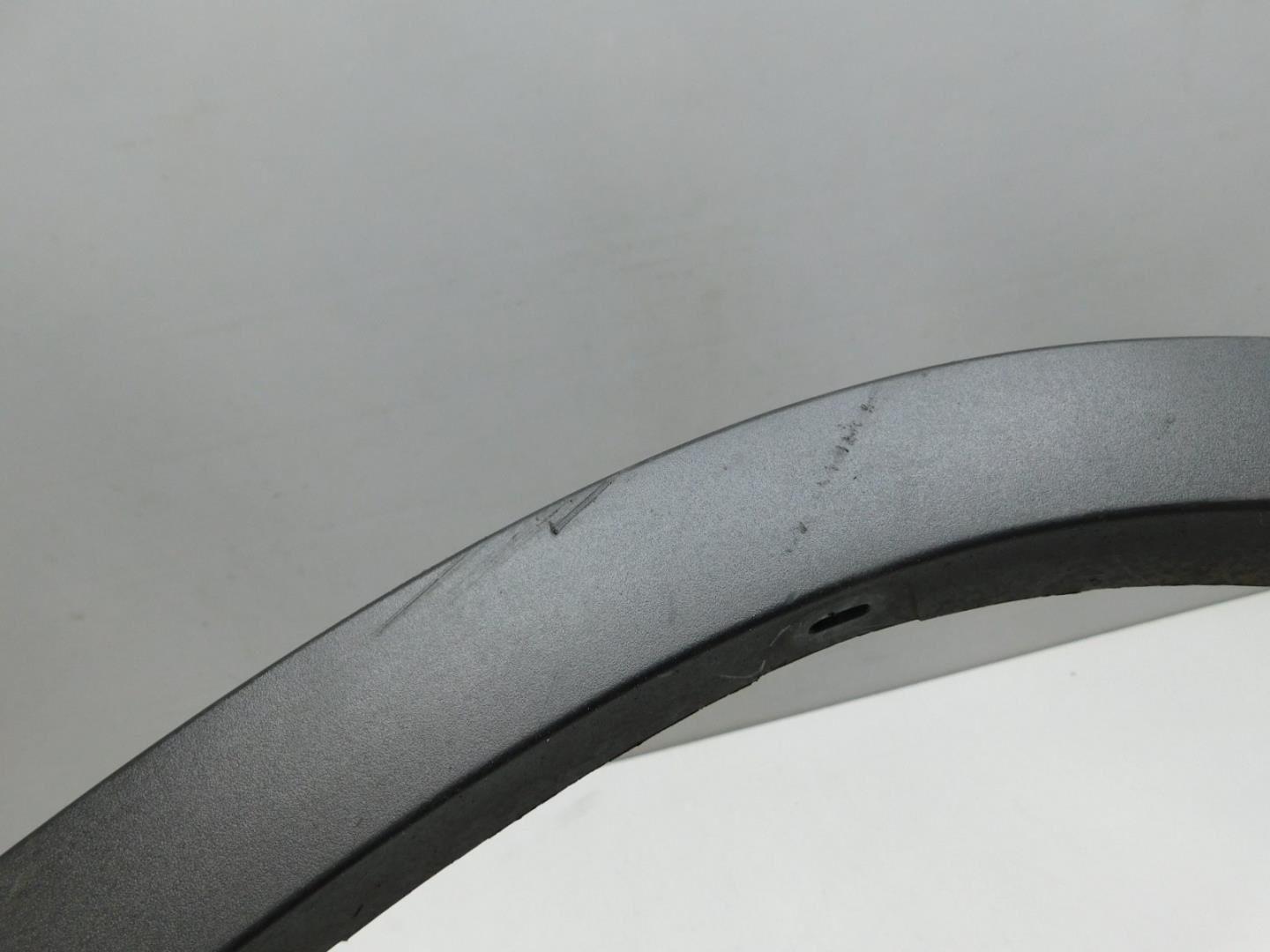 Накладка переднего крыла правого