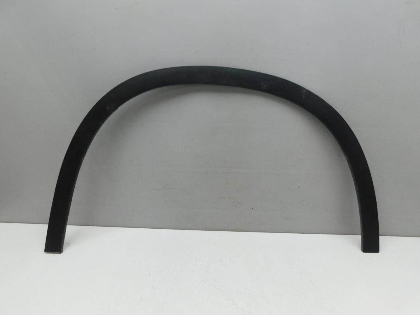 Накладка переднего крыла правого