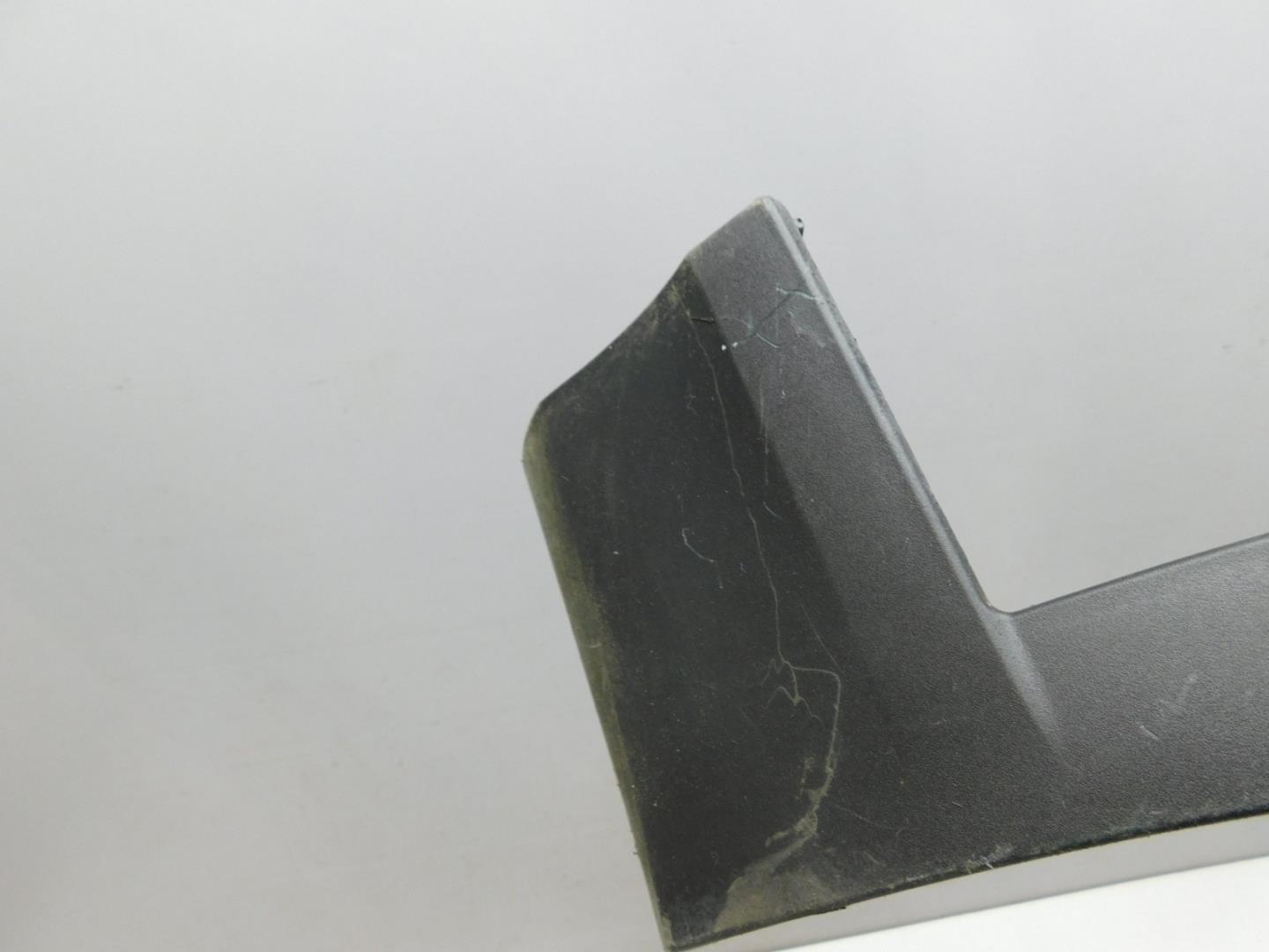 Накладка переднего крыла правого