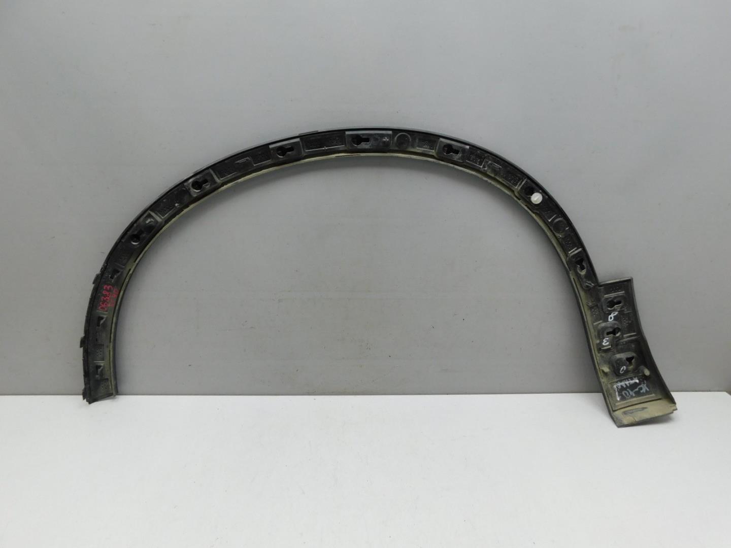 Накладка переднего крыла правого