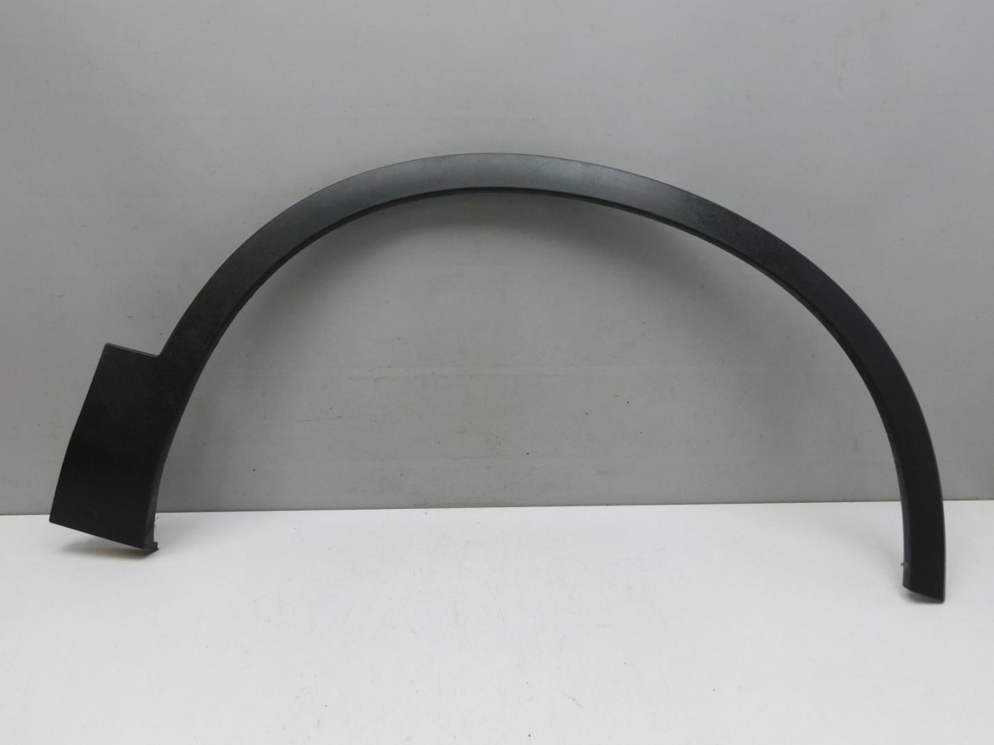 Накладка переднего крыла правого